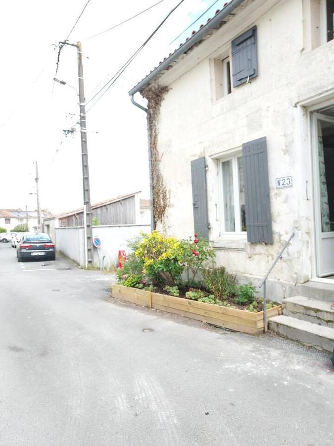 Maisonnette Saintes Exterior photo